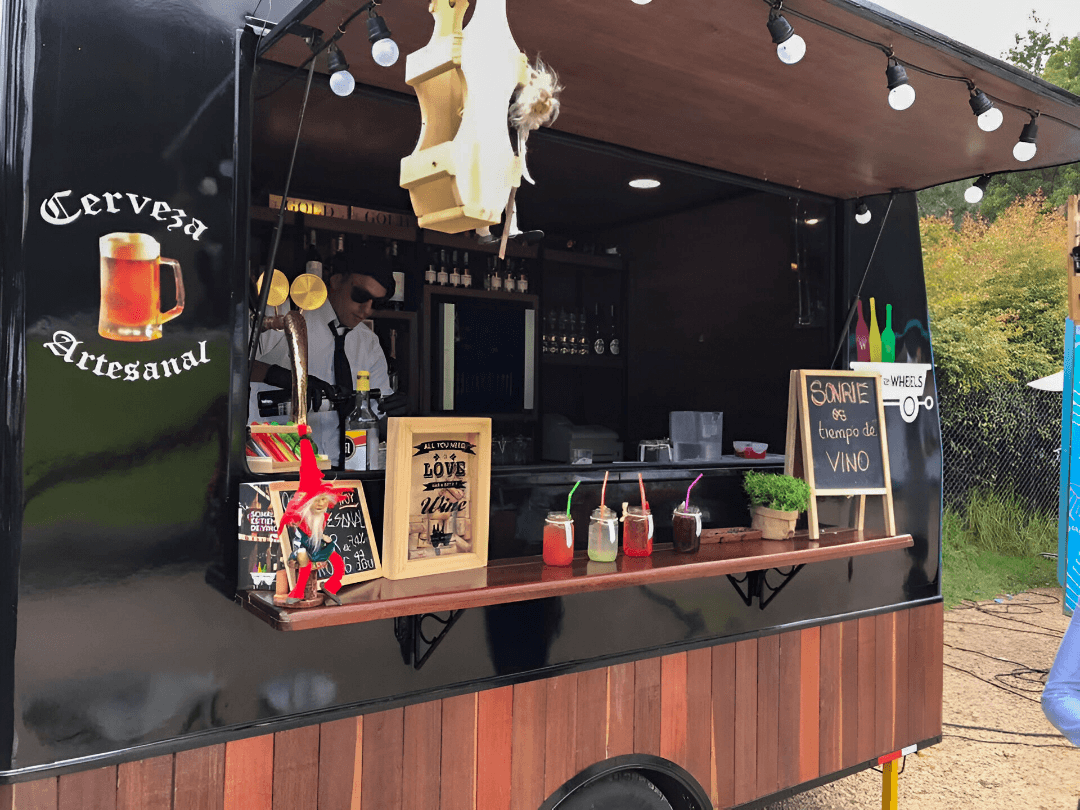 <b>Cerveza artesanal</b> <br/>Unidad Móvil Food truck Trailer 2 https://autorun.tv/wp-content/uploads/2025/10/cerveza-2.png